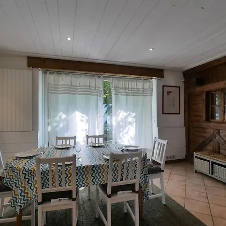 Apartment Les Paquerettes, 3bed Renovation, Sleeps 7 *