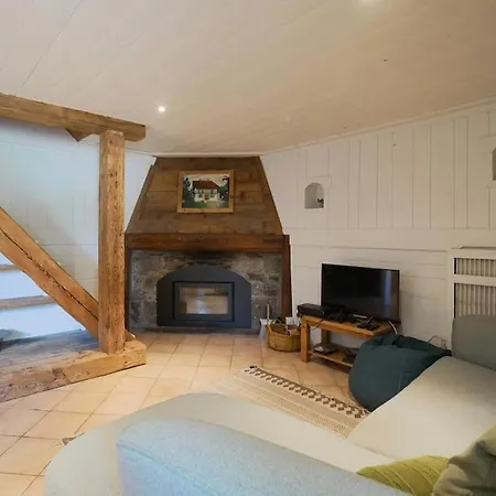 Les Paquerettes, 3bed Renovation, Sleeps 7