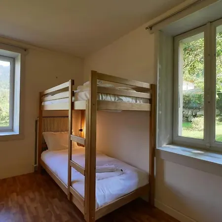 Apartment Les Paquerettes, 3bed Renovation, Sleeps 7