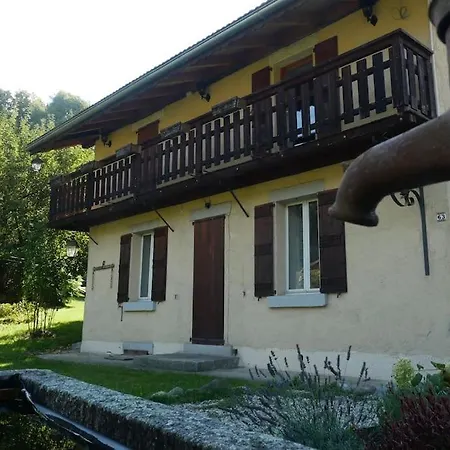 Les Paquerettes, 3bed Renovation, Sleeps 7 Apartment