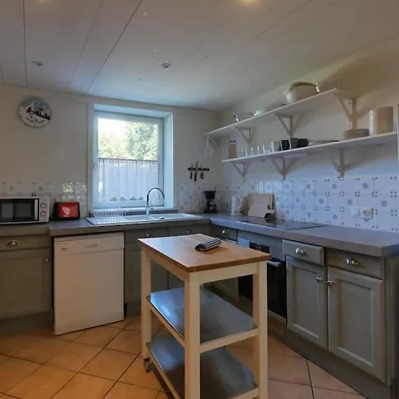 Apartment Les Paquerettes, 3bed Renovation, Sleeps 7