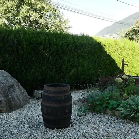 Les Paquerettes, 3bed Renovation, Sleeps 7 Apartment *